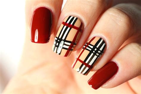 burberry nails design